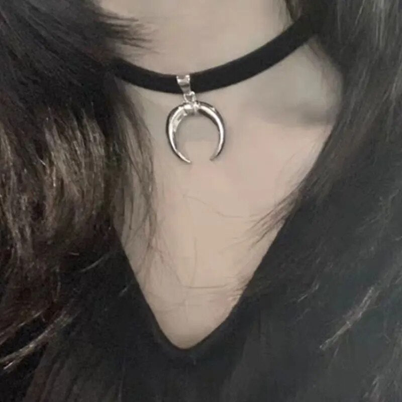 Velvet Crescent Ribbon Choker
