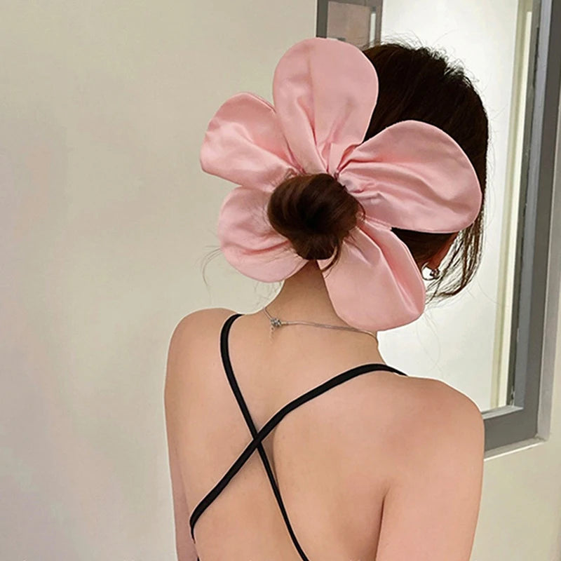 Maxi Flower Scrunchie