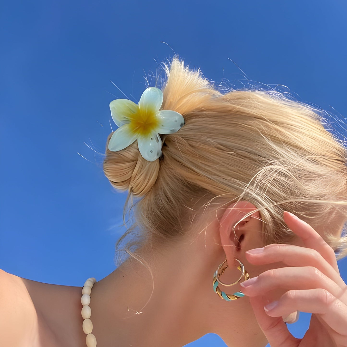 Coconut Girl Flower Hair Claw