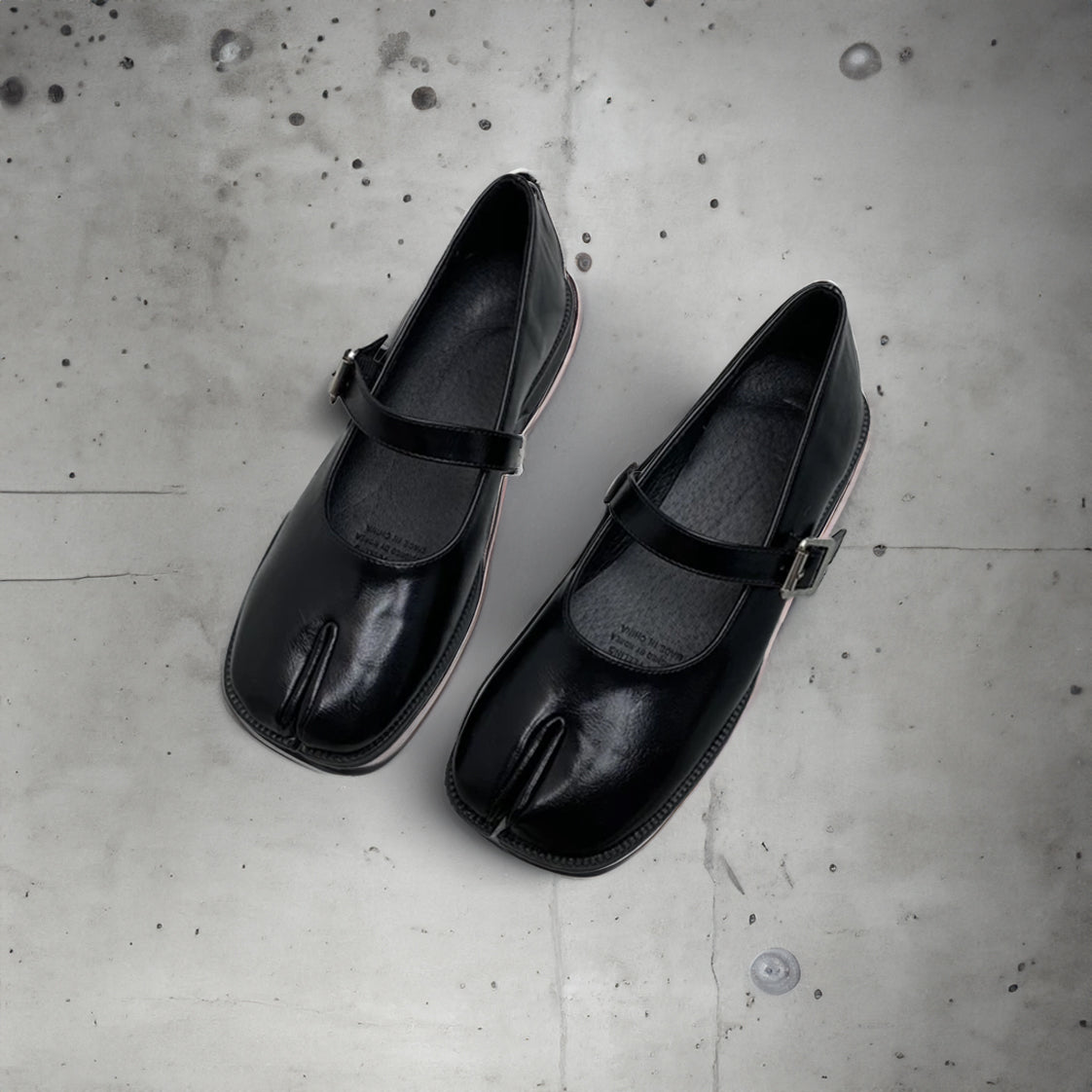 Retro Split Toe Mary Jane Flats