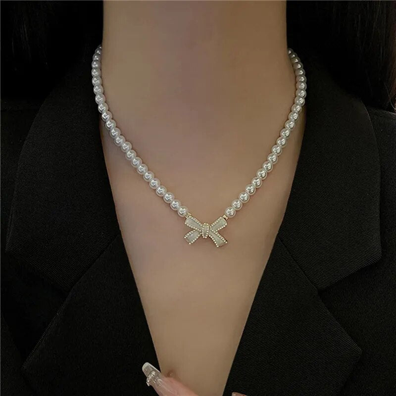 Coquette Pearl Necklace